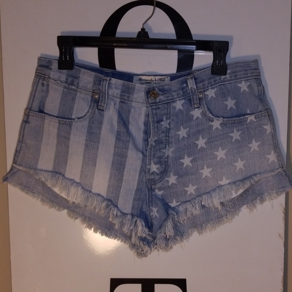 American Eagle AE Festival HIGH rise shorts Flag